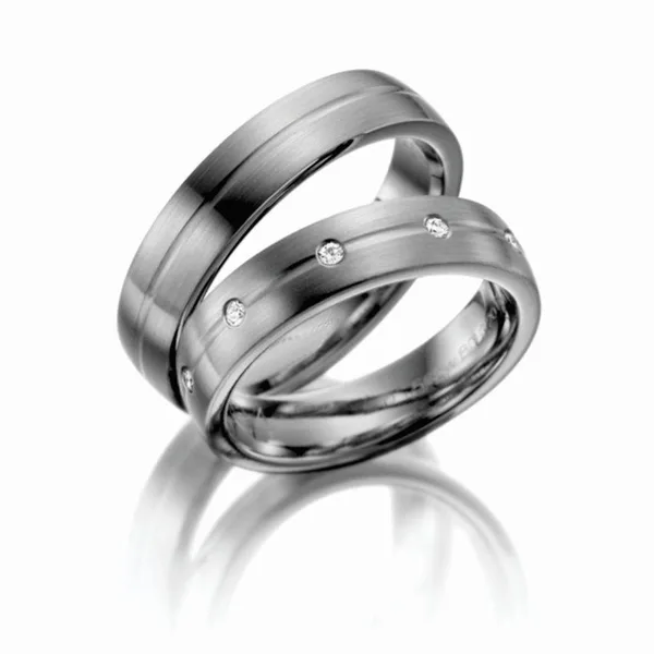 Verighete mate, din aur alb, 4,5 mm, cu cinci diamante
